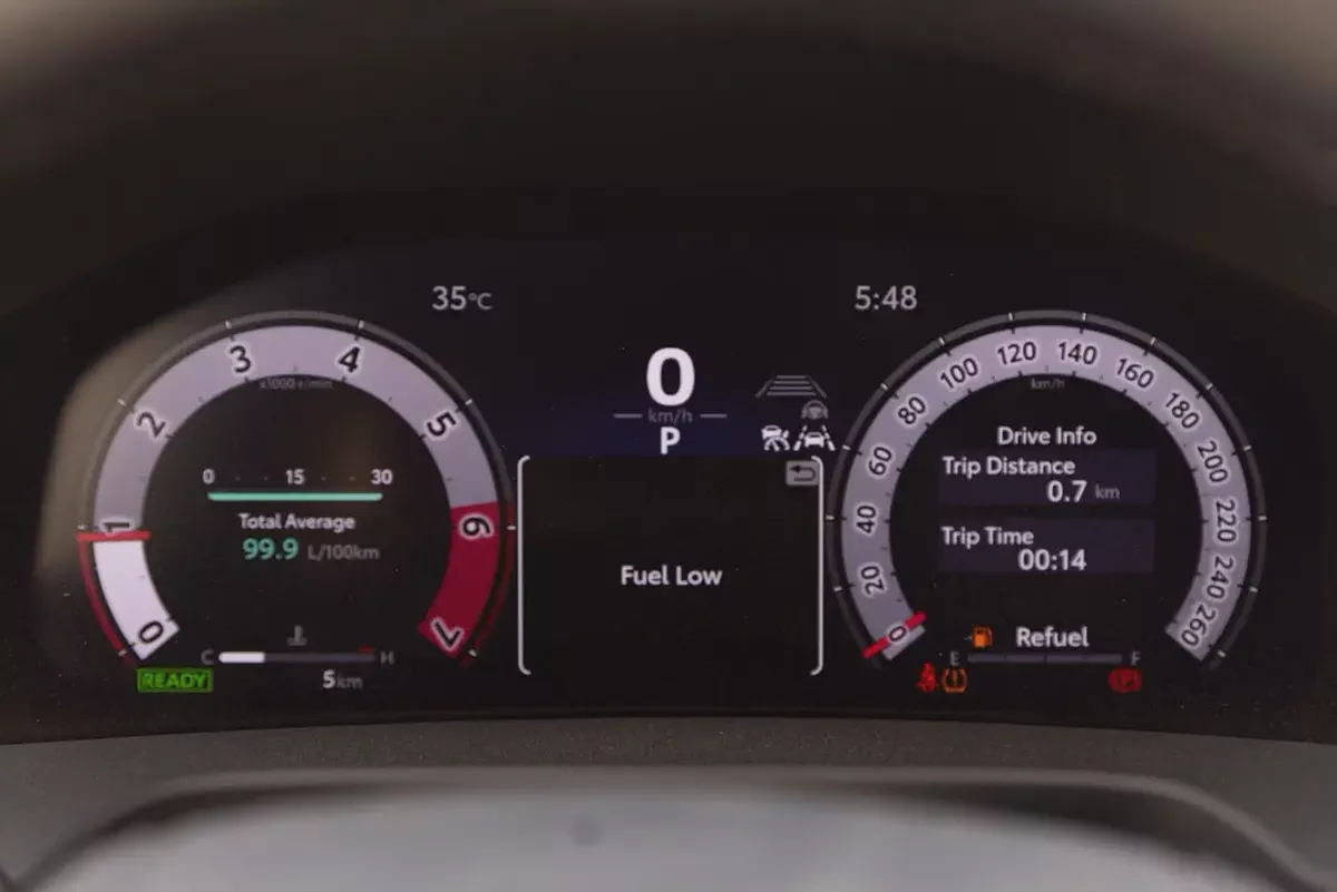 LAND CRUSSIR LC300 VXR HAYBRID OMANI-8-8