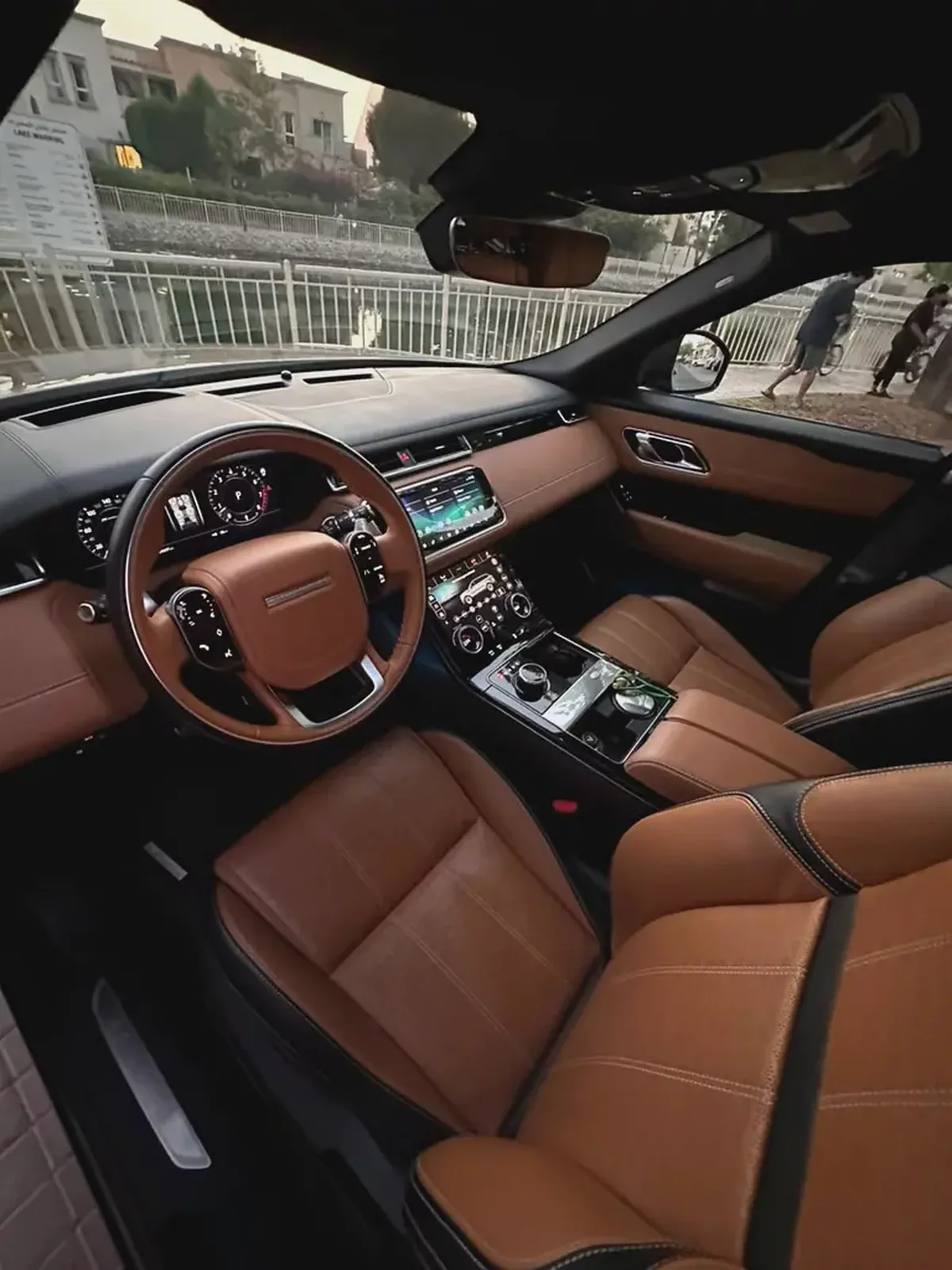 2018 Land Rover Range Rover Velar R-Dynamic HSE GCC Specs-8-8