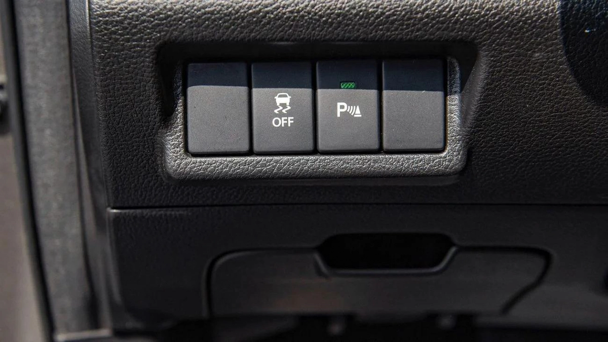 Suzuki Ertiga SUZUKI ERTIGA GLX1.5L AT-8-8