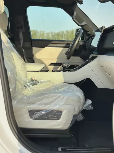 EXCELLENT CONDITION | LOW MILEAGE | 7 SEATER | CHINESE SPECS ROX 01 | 2023 | White / White-11