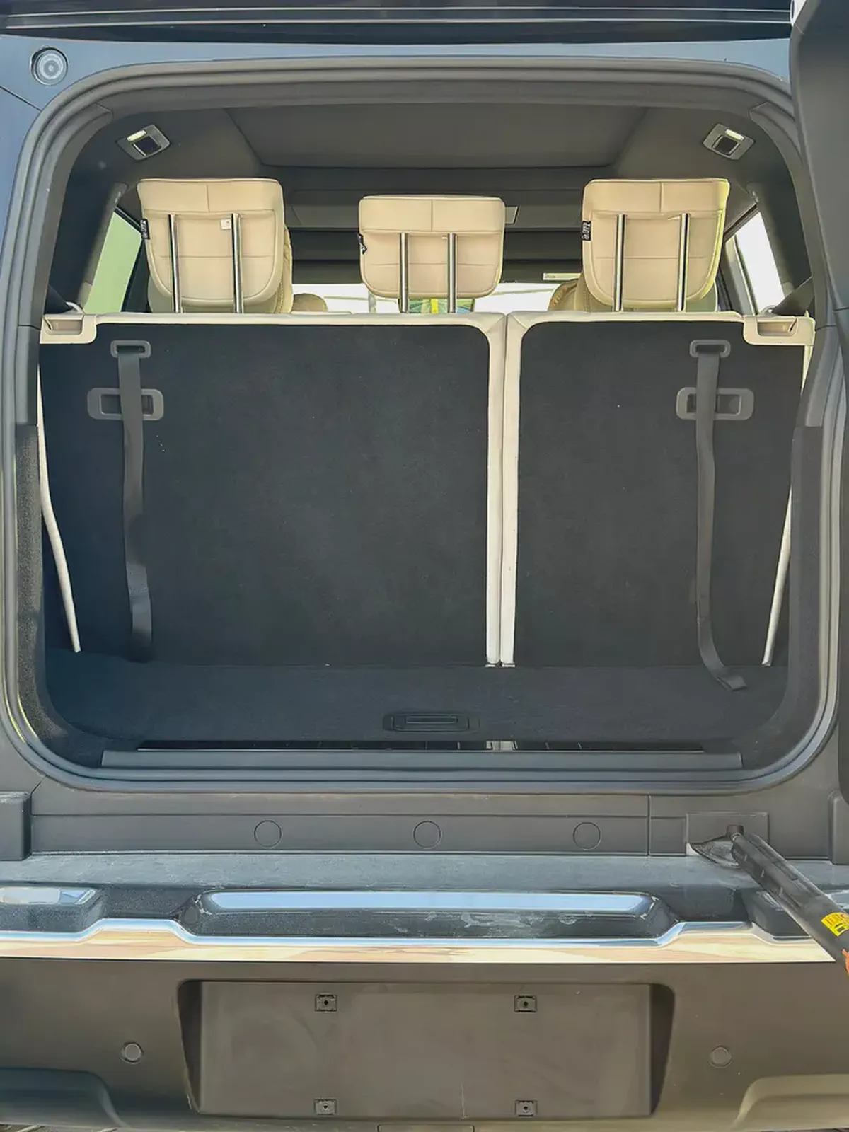 EXCELLENT CONDITION | LOW MILEAGE | 7 SEATER | CHINESE SPECS ROX 01 | 2023 | White / White-18-18
