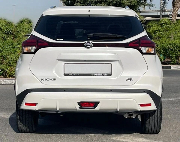 Nissan Kicks SV 1.6L -4CYL AW ROSTAMANI
