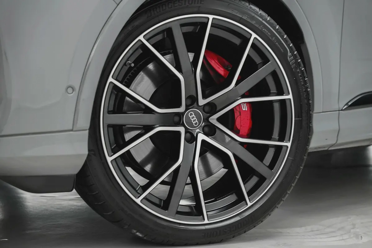 2025 Audi SQ7 4.0 TFSI quattro · Warranty · Service Contract-19-19