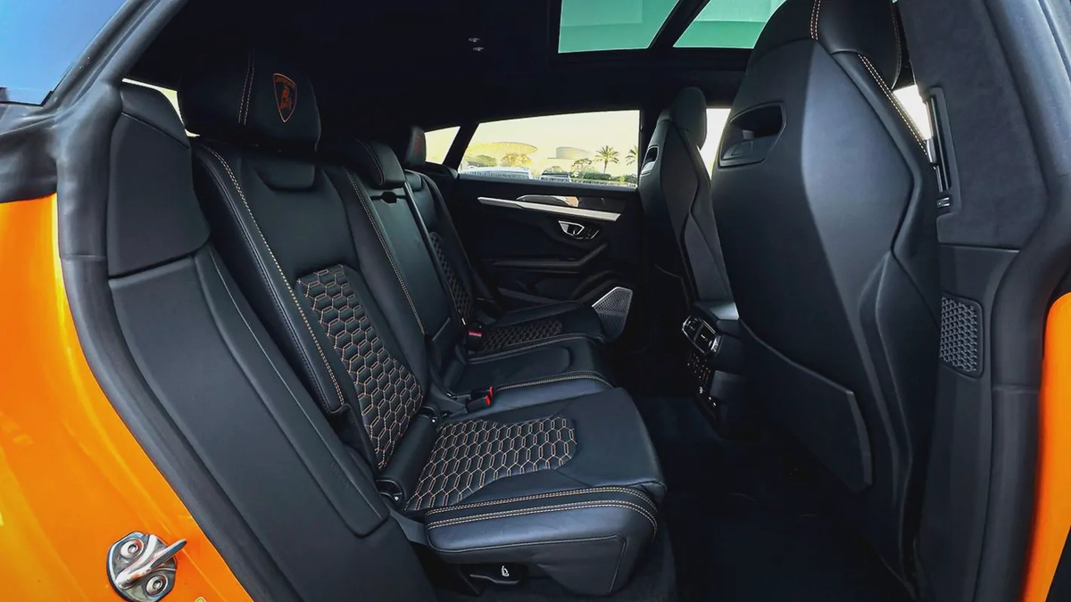 Lamborghini Urus Standard 2021 - Low Mileage