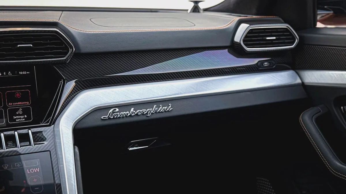 Lamborghini Urus Standard 2021 - Low Mileage