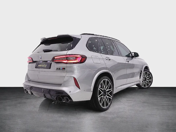 X5 M COMPETITION 2021 GCC CARBON PACKAGE + Excellent Condition + Rear entertainment