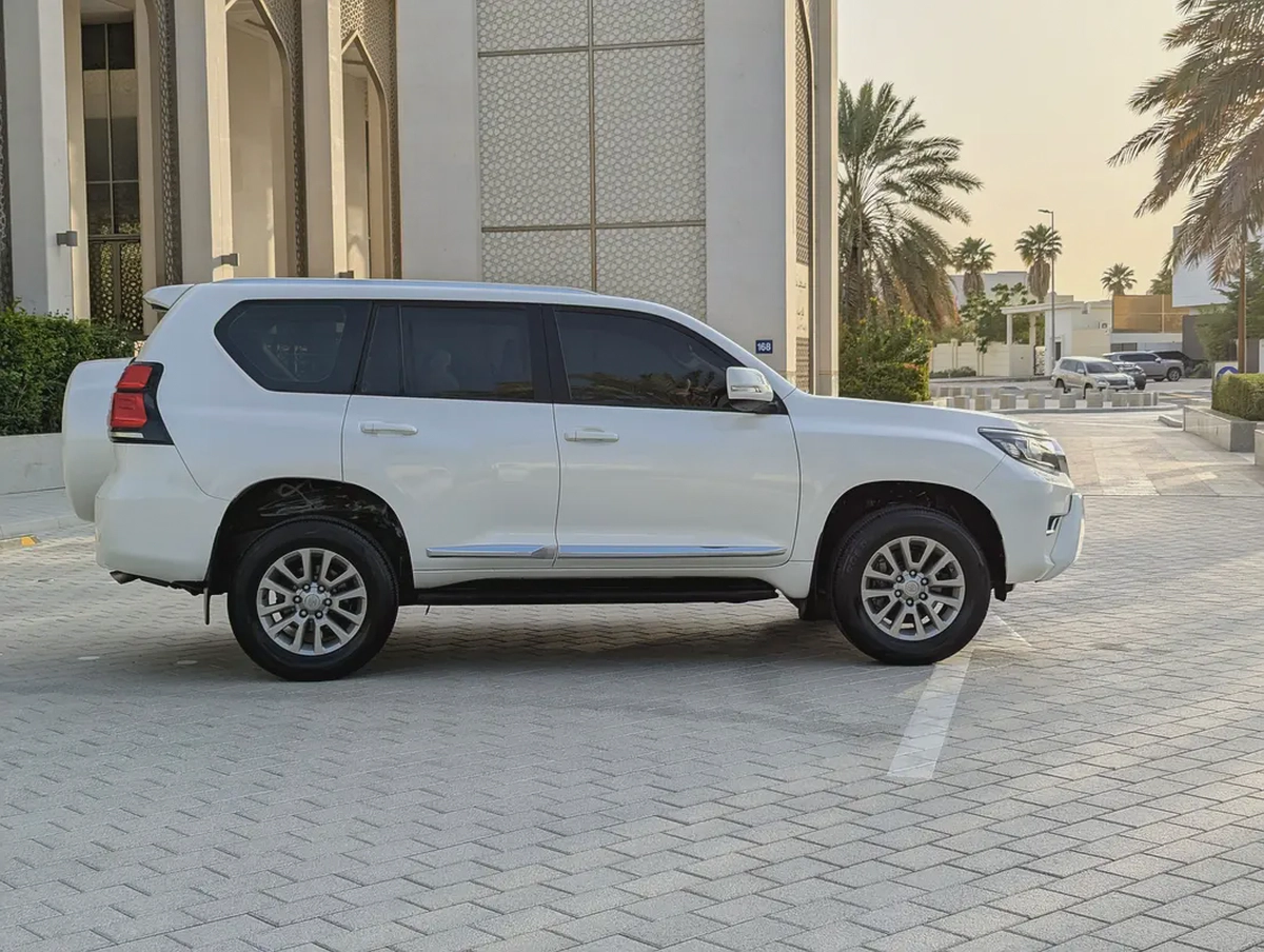 Toyota Prado 2019 V6 4.0L GCC Specs | Excellent Condition | Powerful 4WD SUV-6-6