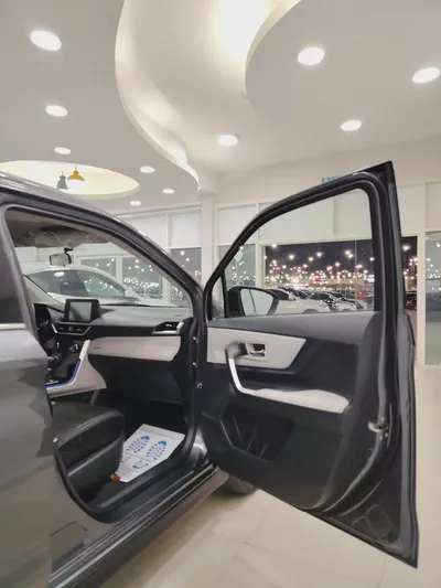 Brand New 2024 Toyota Veloz GX | GCC Specs | 7-Seater Family SUV-11