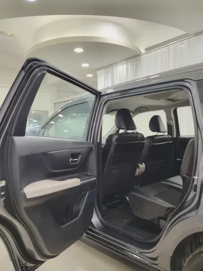Brand New 2024 Toyota Veloz GX | GCC Specs | 7-Seater Family SUV-8