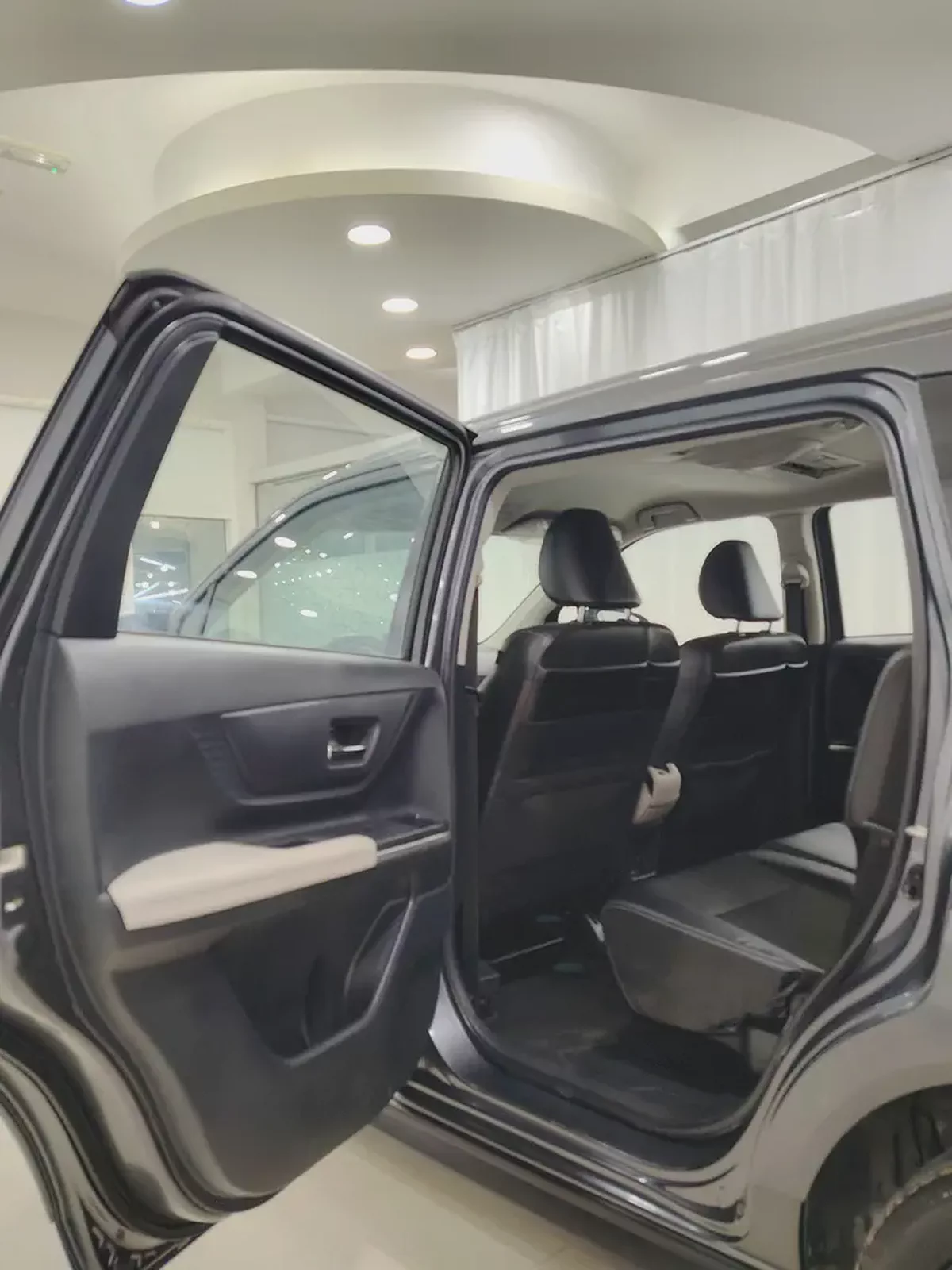 Brand New 2024 Toyota Veloz GX | GCC Specs | 7-Seater Family SUV-8-8