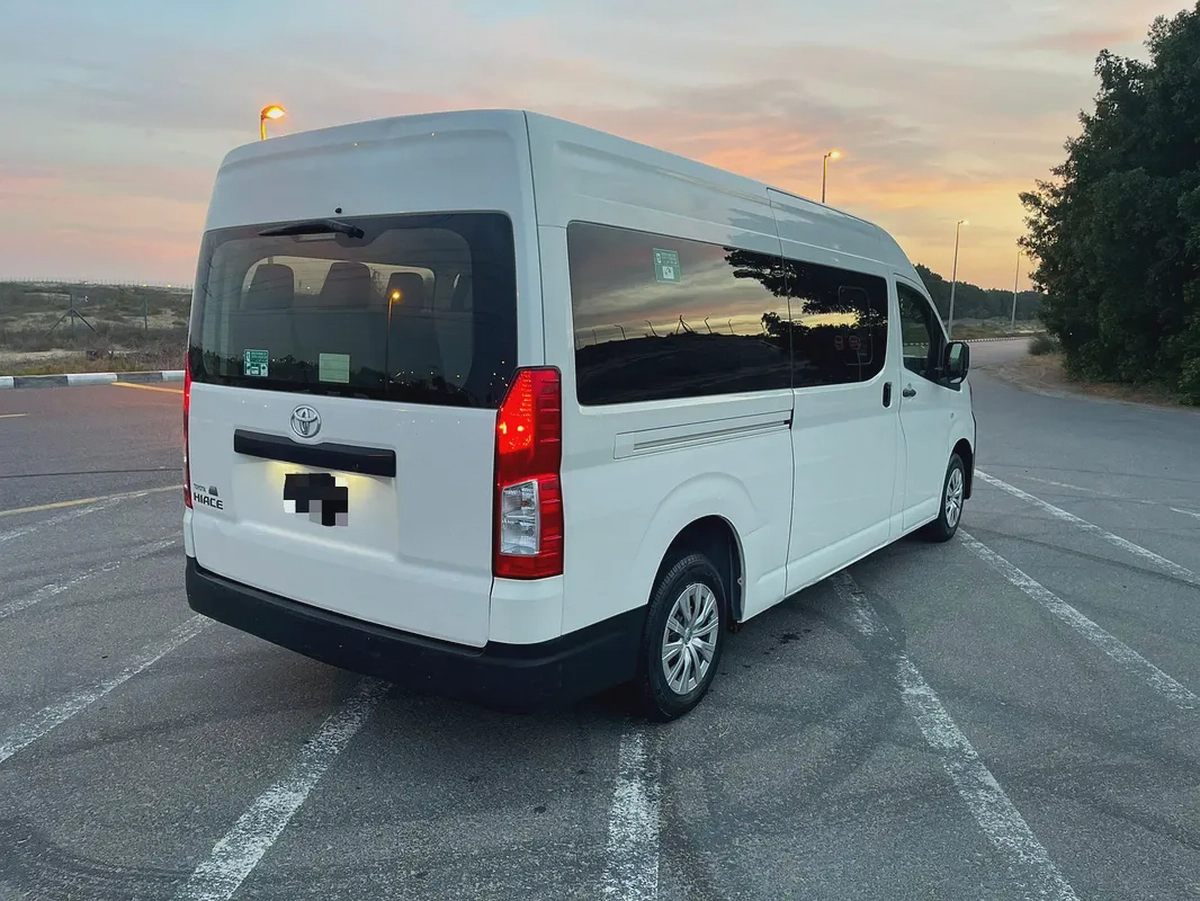 Toyota Hiace 2021 automatic low mileage-2-2
