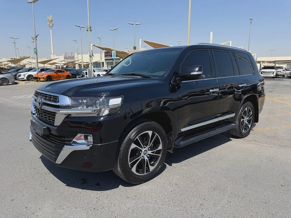 Toyota Land Cruiser GXR Grand Touring 2021 P توبوتا لاند كروزر 2021