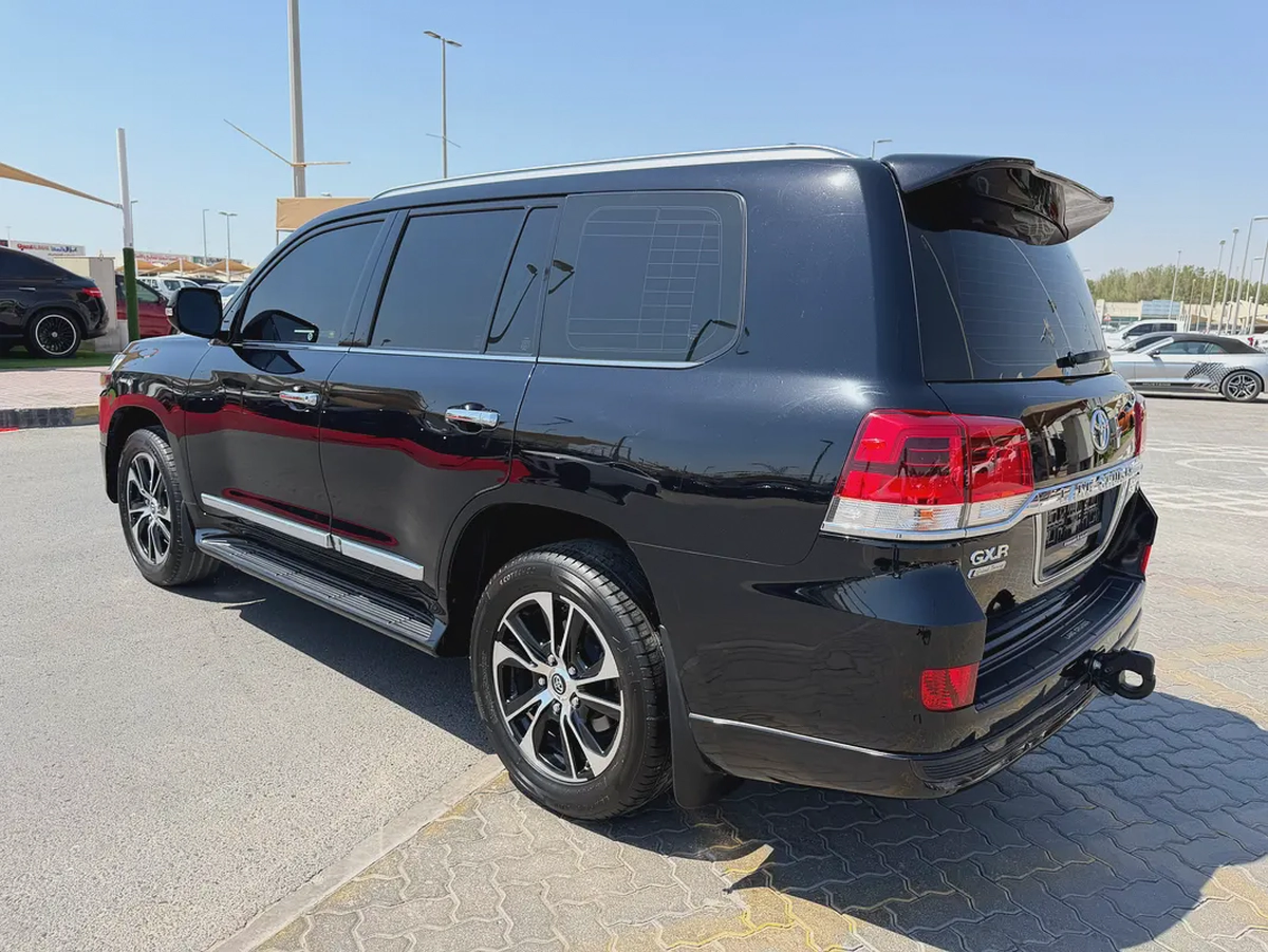 Toyota Land Cruiser GXR Grand Touring 2021 P توبوتا لاند كروزر 2021-4-4