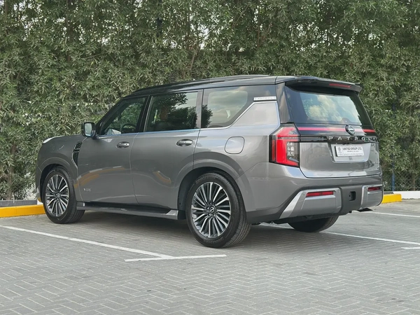 NISSAN 3.5TT V6 PLATINUM FULL OPTION - GCC