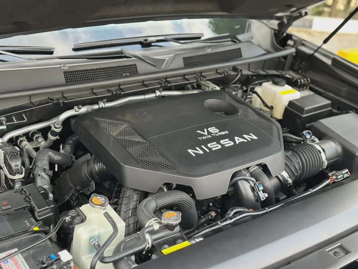 NISSAN 3.5TT V6 PLATINUM FULL OPTION - GCC-17-17