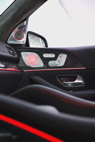 GLS 63 WITH FULL BRABUS 900 CARBON BODYKIT + PILOT SEATS + PREMIUM BRABUS INTERIOR + CARBON-10