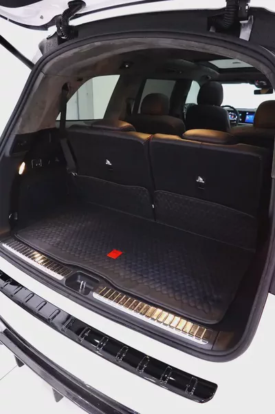 GLS 63 WITH FULL BRABUS 900 CARBON BODYKIT + PILOT SEATS + PREMIUM BRABUS INTERIOR + CARBON-12