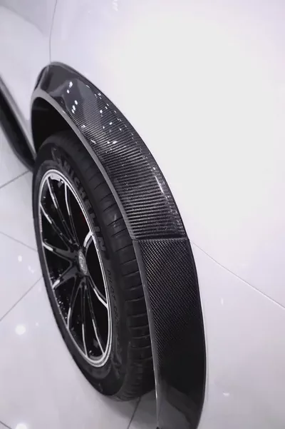 GLS 63 WITH FULL BRABUS 900 CARBON BODYKIT + PILOT SEATS + PREMIUM BRABUS INTERIOR + CARBON-17