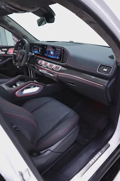 GLS 63 WITH FULL BRABUS 900 CARBON BODYKIT + PILOT SEATS + PREMIUM BRABUS INTERIOR + CARBON-7