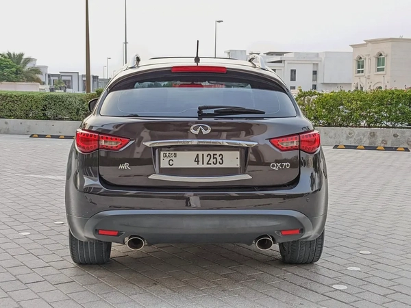 2017 Infiniti QX70 Gcc FullOption (Single Owner with Service History)