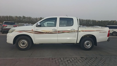 Toyota Hilux 2015 Double Cab GL GCC Specs-2