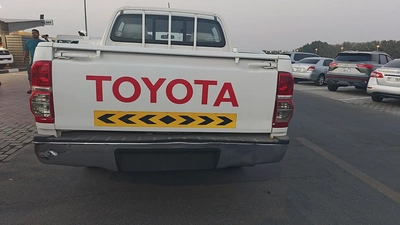 Toyota Hilux 2015 Double Cab GL GCC Specs-8