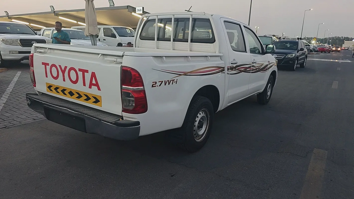 Toyota Hilux 2015 Double Cab GL GCC Specs-10-10