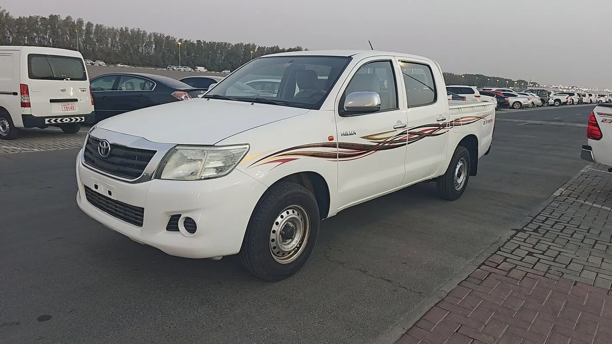 Toyota Hilux 2015 Double Cab GL GCC Specs-4-4