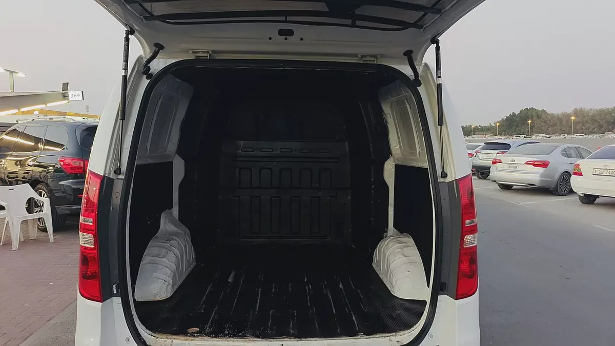 2018 Hyundai H1 GL Panel Van - Korean Specs - Excellent Condition-13-13