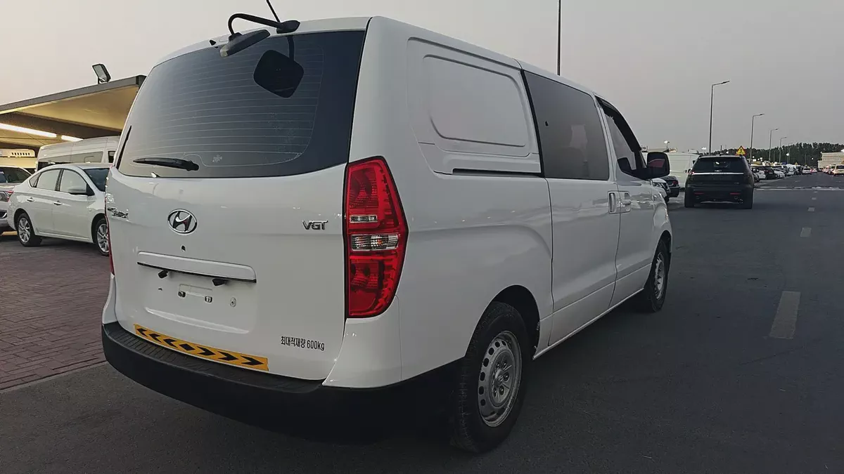 2018 Hyundai H1 GL Panel Van - Korean Specs - Excellent Condition-3-3