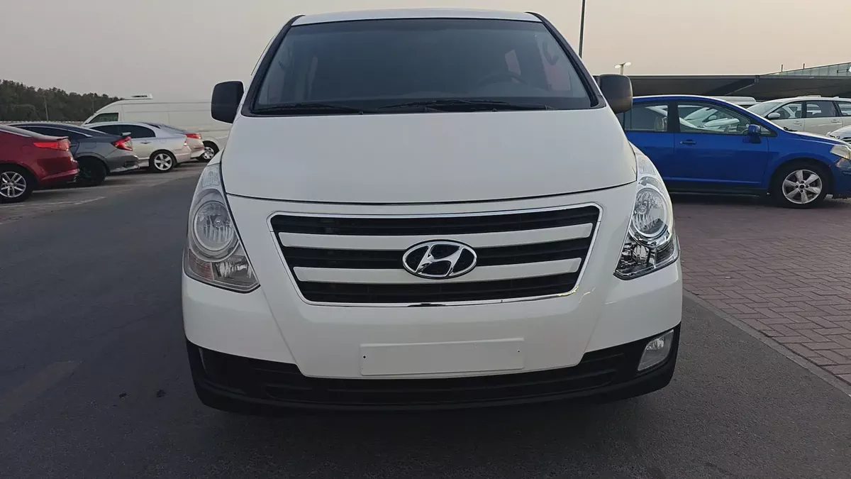 2018 Hyundai H1 GL Panel Van - Korean Specs - Excellent Condition-4-4