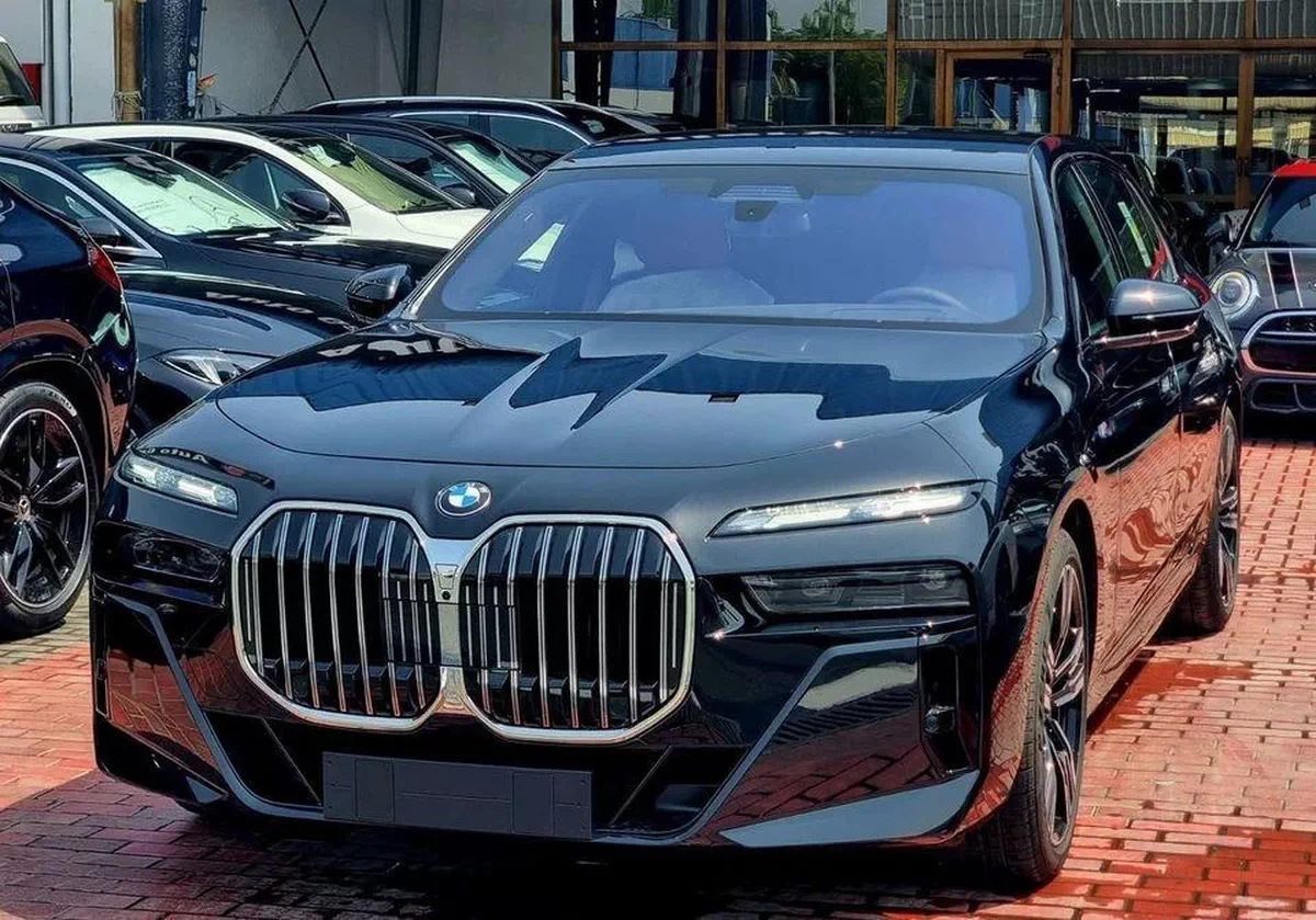 BMW 740i M SPORT INDIVIDUAL M Sport Warranty & Service 2026 GCC