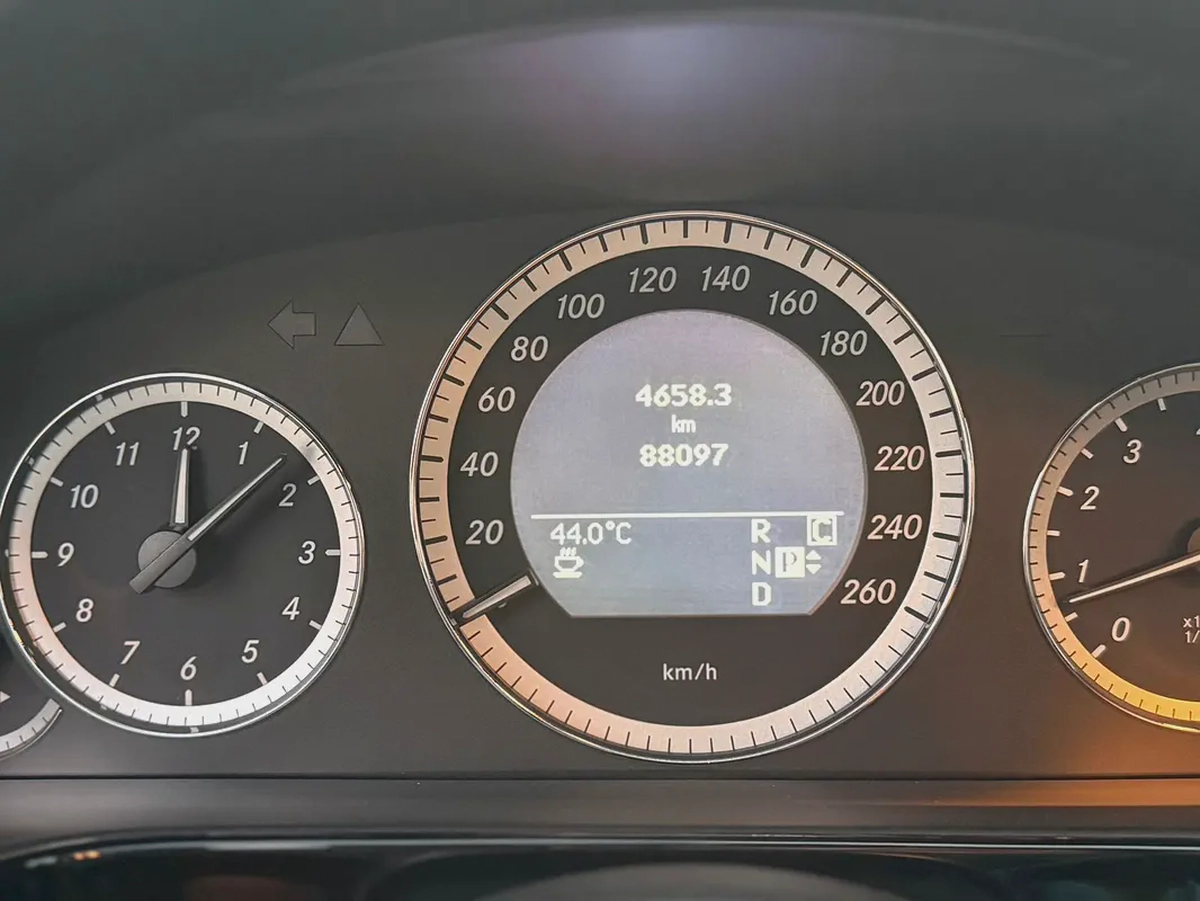 MERCEDES E 550 AMG - 2009 - 88,000 kms - FULL OPTION - JAPANESE SPEC-12-12
