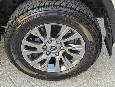 Toyota Fortuner 2025 VXR V6 4.0L Original Paint Accident Free Almost New GCC Specs-13