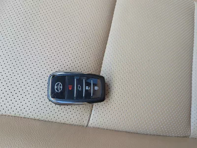 Toyota Fortuner 2025 VXR V6 4.0L Original Paint Accident Free Almost New GCC Specs-7