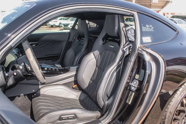2021 - MERCEDES BENZ GT - SUPER CLEAN - ONLY 22,000 KM