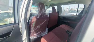 New 2026 Toyota Hilux – White Edition-4