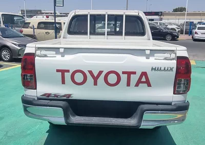 New 2026 Toyota Hilux – White Edition-11