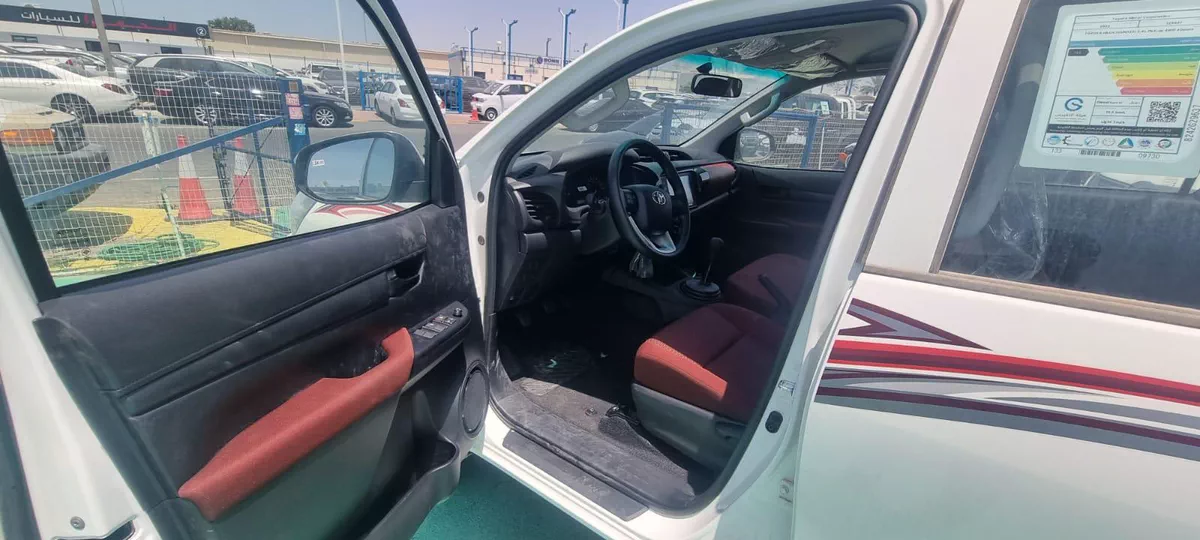 New 2026 Toyota Hilux – White Edition-10-10