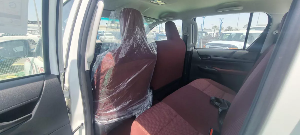 New 2026 Toyota Hilux – White Edition-4-4