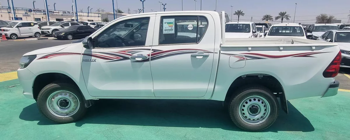 New 2026 Toyota Hilux – White Edition-8-8
