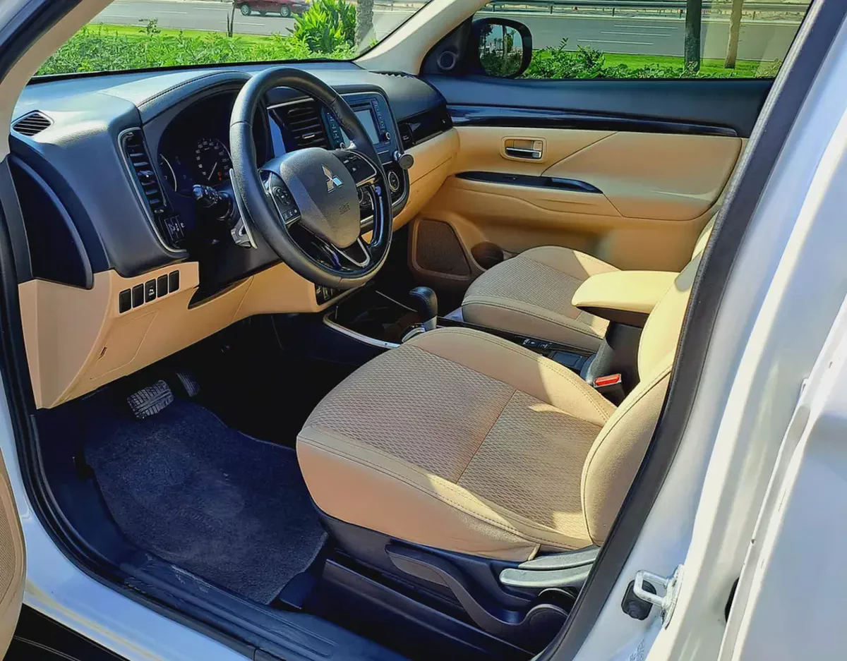 865-Monthly l GCC l 4wd, Cruise, Camera l Accident Free-9-9