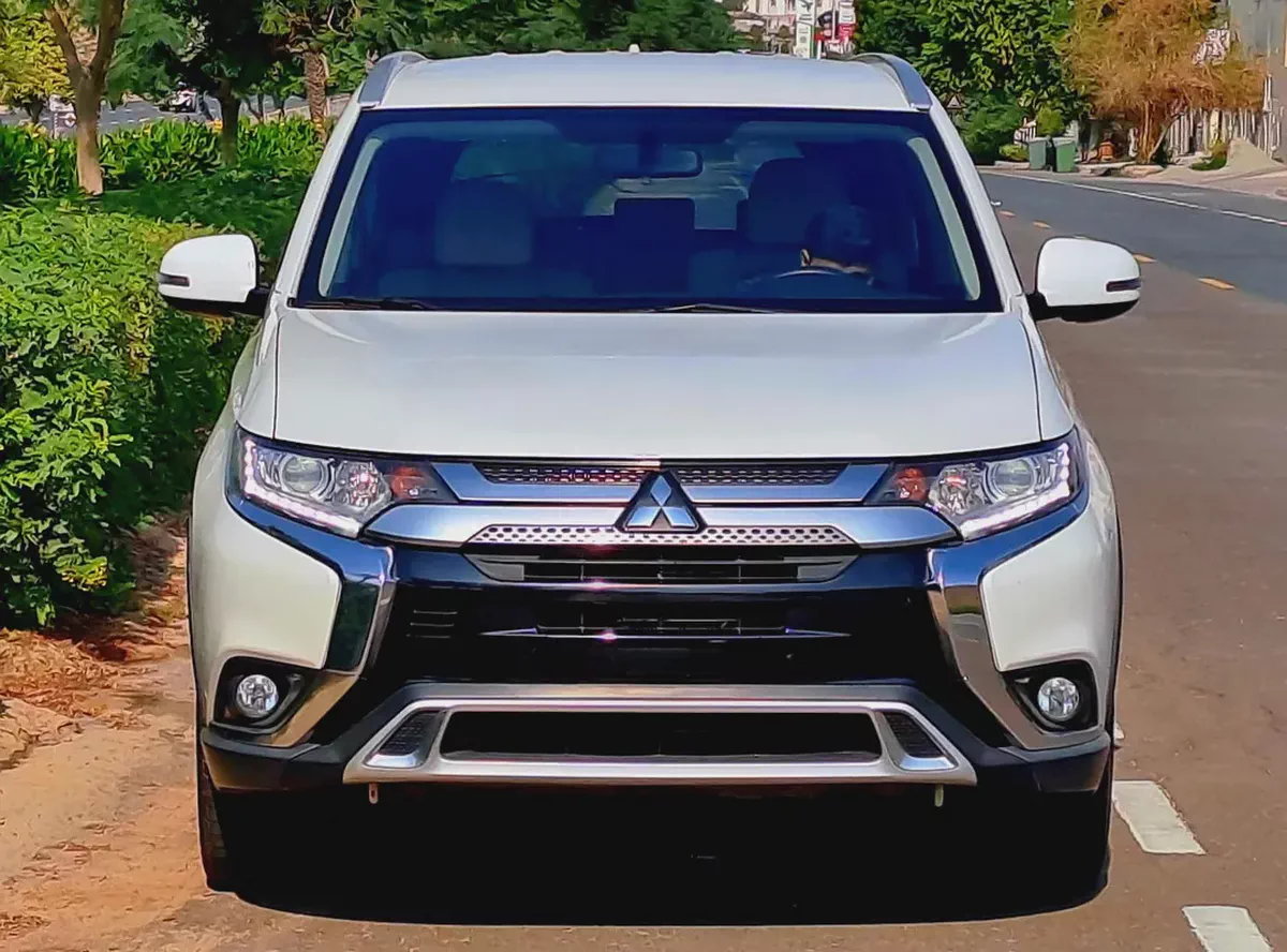 865-Monthly l GCC l 4wd, Cruise, Camera l Accident Free-2-2