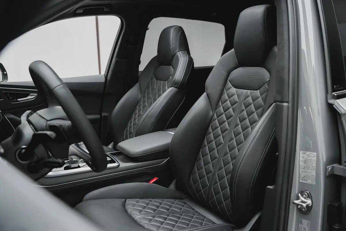 2025 Audi SQ7 4.0 TFSI quattro · Warranty · Service Contract-10-10