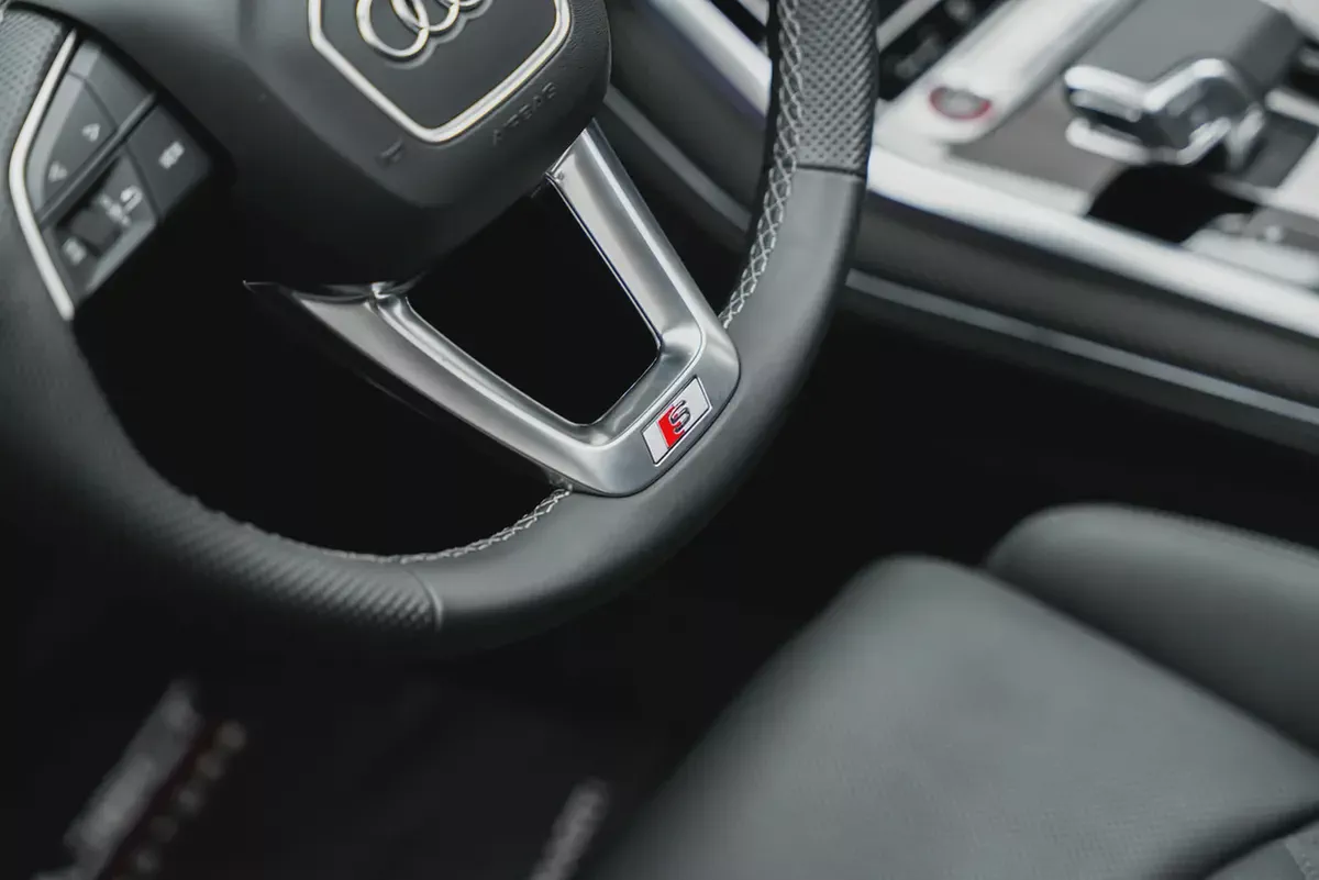 2025 Audi SQ7 4.0 TFSI quattro · Warranty · Service Contract-11-11