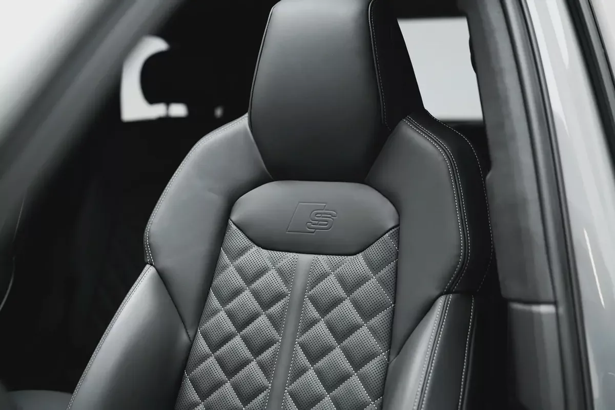2025 Audi SQ7 4.0 TFSI quattro · Warranty · Service Contract-16-16