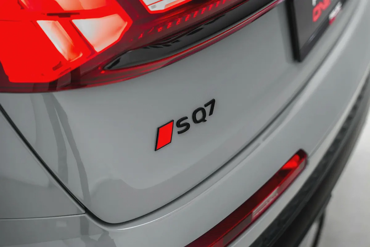 2025 Audi SQ7 4.0 TFSI quattro · Warranty · Service Contract-18-18