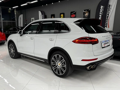 Porsche Cayenne S 2015-3