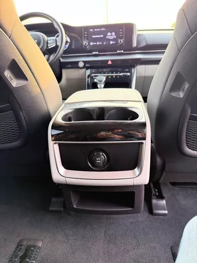 Kia Carnival EX-11