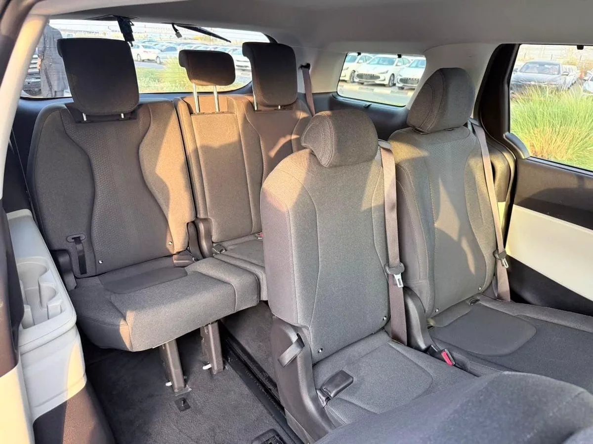 Kia Carnival EX-16-0